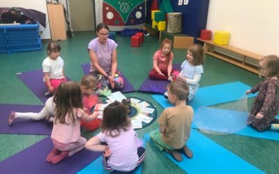 Kinderyogakurs mit Jenny